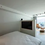 Beach Side -Luxury Sea View Amazing Pool Eilat