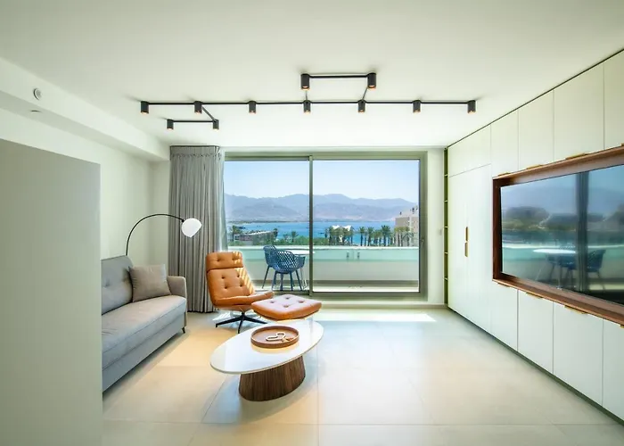 Beach Side -Luxury Sea View Amazing Pool Eilat